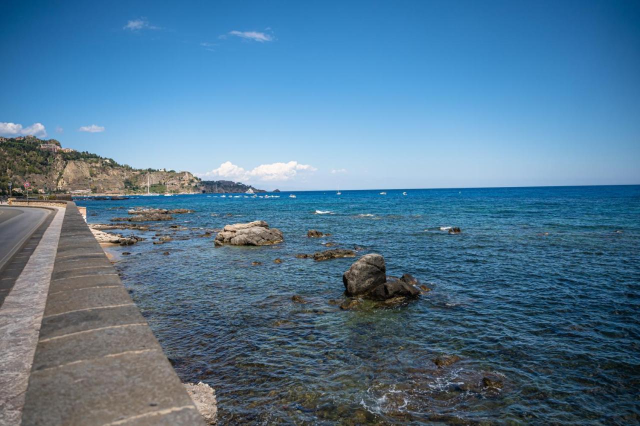 La Casetta Azzurra Naxos Джардини-Наксос Экстерьер фото